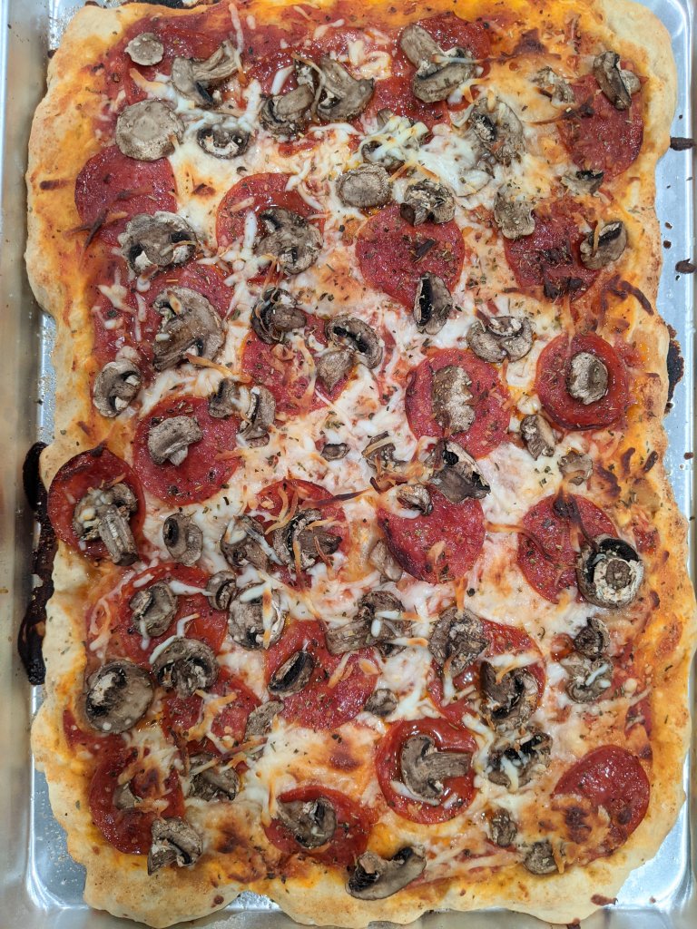 Finished sheet pan pizza